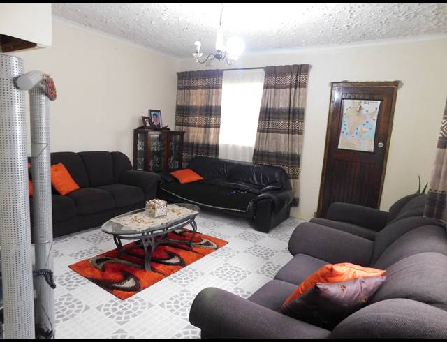 3 BEDROOM HOUSE FOR SALE IN MONTFORD